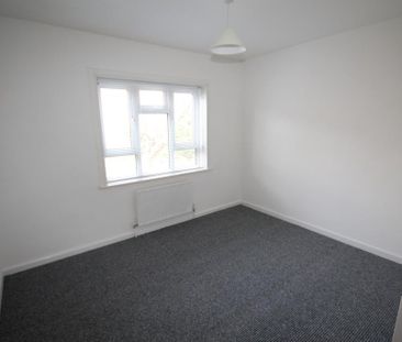 5 bedroom semi-detached house to rent - Photo 3