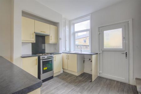 2 bedroom terraced house to rent - Photo 4