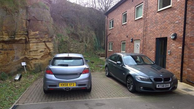 Studio to rent - Photo 1