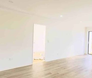 Absolutely stunning near new 4 bedroom 3 bathroom home available fo... - Photo 1
