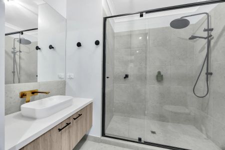 Modern 3 Bedroom Home in the Heart of Sunbury - Comfort, Style & Convenience! - Photo 4