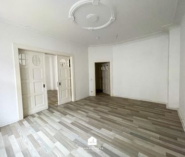 Geräumige 5-Raum-Altbauwohnung im Zentrum - Photo 2