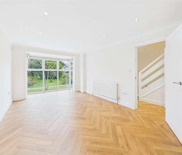 Wynton Grove, Walton-on-thames, KT12 - Photo 1