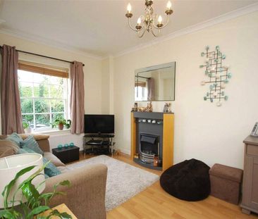 Courtyard Apartments, Hampton Road, Teddington, TW11 - Photo 3