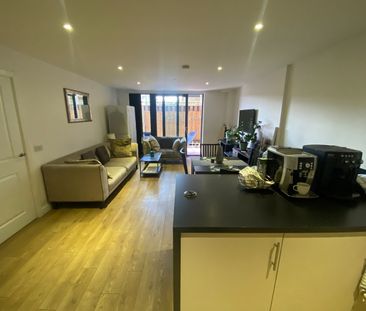 Room in a Shared Flat, Moro Apartments, E14 - Photo 2