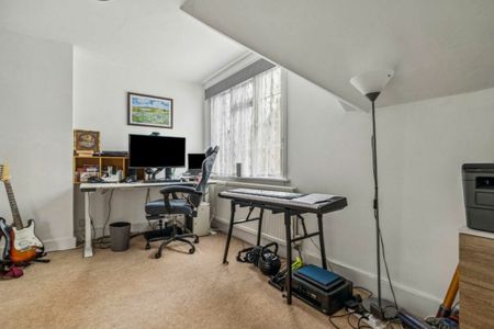 Partingdale Lane, NW7, London - Photo 3