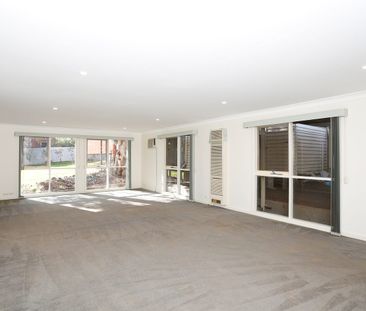 Large Family Home - Photo 1