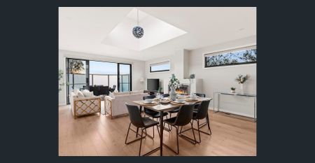 Spacious Contemporary Family Living in Prime Doncaster Location - Photo 3