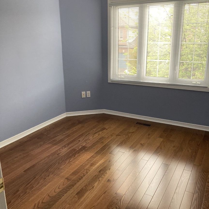 For Lease - 126 Pinedale Gate, Vaughan, Ontario - Photo 1