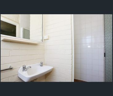 Studio Apartment in Sought-After St Kilda Pocket - Photo 4