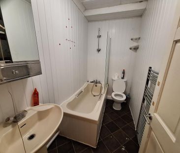 1 bedroom in a house share to rent - Photo 6