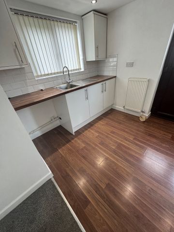 2 Bed Semi-Detached House, Holland Road, B43 - Photo 4