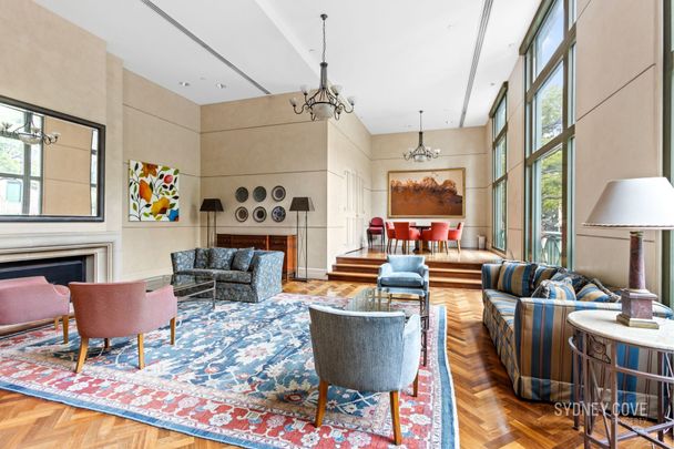 WEST FACING APARTMENT WITH STUNNING VIEWS | Furnished - Photo 1