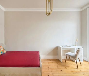 Avenida António Augusto de Aguiar, Lisbon, Lisbon 1050-210 - Photo 1