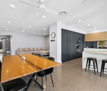 Furnished Premium Family Living with Pool/ Garden Maintenance & Cle... - Photo 4