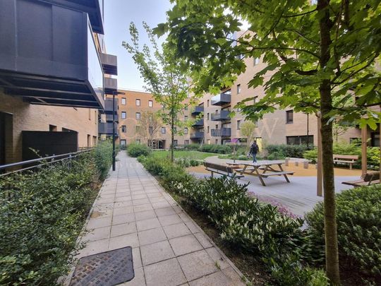 2 bedroom flat to rent - Photo 1