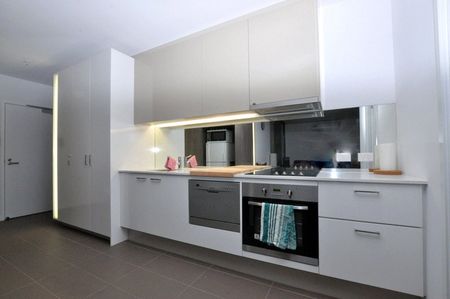 1402/220 Spencer Street - Photo 3