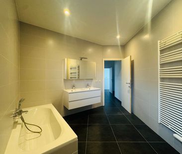 2 slaapkamerappartement met inpandige garage - Foto 1