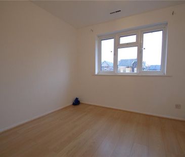 2 bedroom end of terrace house to rent - Photo 1