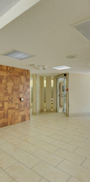 Spacious 2 Bedroom in Central Brampton - Photo 2