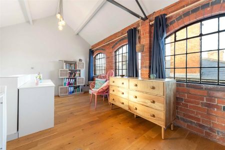 2 bedroom end of terrace house to rent - Photo 3