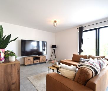 Makkelijk bereikbaar appartement met 2 slaapkamers vlakbij het centrum - Photo 4