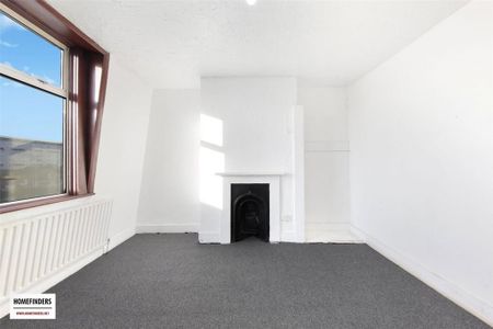 3 bedroom maisonette to rent - Photo 4