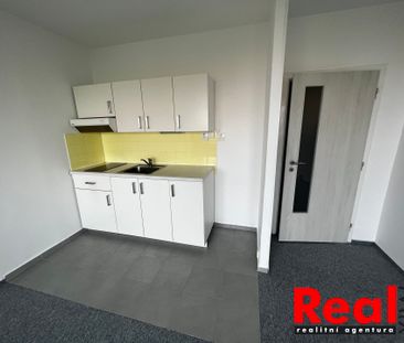 Pronájem bytu 1+kk a garsoniéry 36 m², Pod nemocnicí 585, Brno - Photo 2
