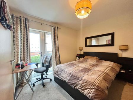 1 bedroom in a house share to rent - Photo 2