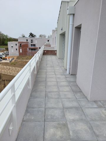 Location Appartement 4 pièces 83m² SECLIN 59113 - Photo 2