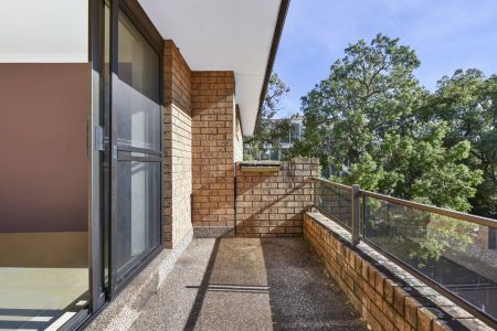 Modern two-bedroom apartment located on the top floor - Photo 4