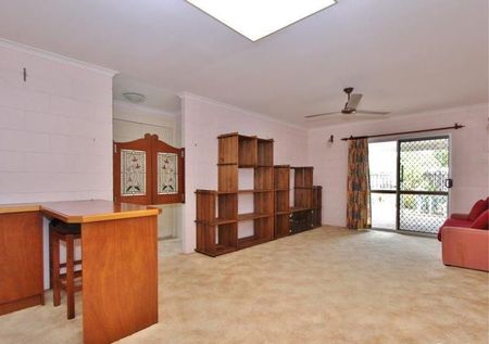 2-Bedroom Unit with Private Pool & Garden – Holloways Beach - Photo 3