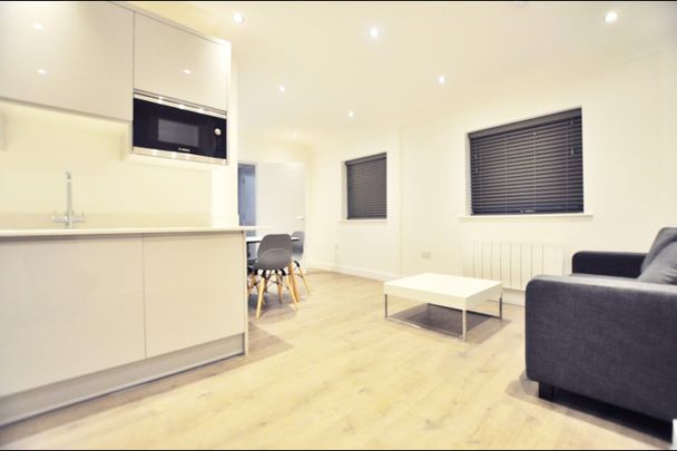 2 Bed Flat, Hackney Road, E2 - Photo 1