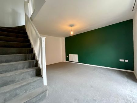 2 bedroom Mid Terraced House to let - Photo 2