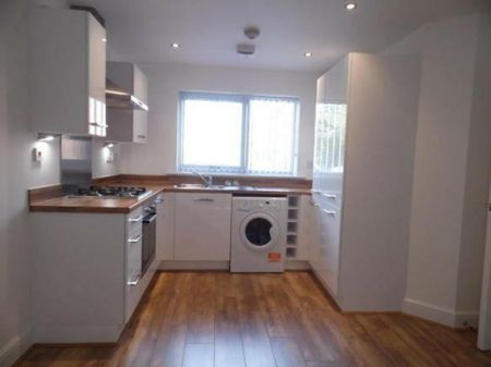 2 bed Semi-Detached - To Let - Photo 2