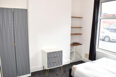 3 bedroom terraced house to rent - Photo 5