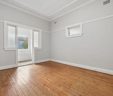 Apartment For Lease In Boutique Art Deco Block Of 4 Units - Photo 4