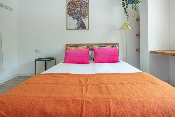 Carrer de Còrsega, Barcelona, Catalonia 08037 - Photo 1