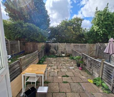 Studio to rent - Photo 6