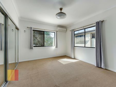 MODERN SPACIOUS 4 BEDROOM HOME WITH AIR CON - Photo 4