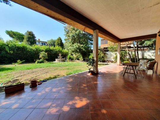 Villa a Fiumicino in Via Porto Recanati - Photo 1