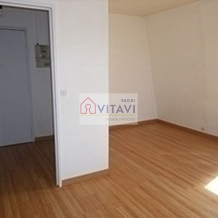Location Appartement 1 pièce 25m² COMPIEGNE 60200 - Photo 4