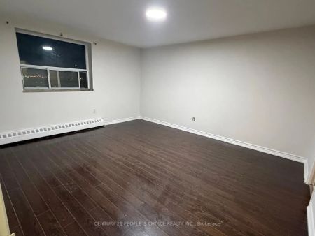 3533 Derry Road E #905 - Photo 5