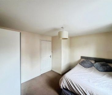 2 bedroom end of terrace house to rent - Photo 3