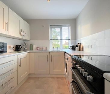 33 Rosebrook Grove, Carrickfergus, BT38 8NS - Photo 3