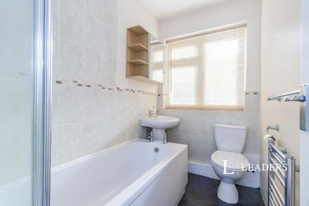 2 bedroom flat to rent - Photo 2