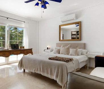 Detached Villa in El Paraiso - Photo 1