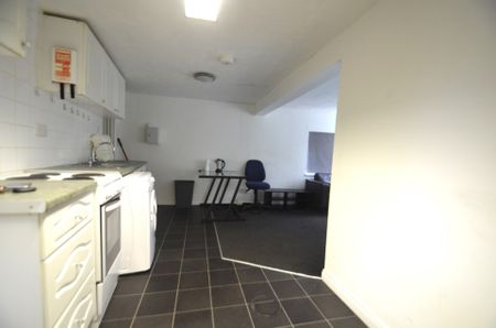 1 bedroom Property to rent - Photo 4
