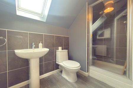 3 bedroom semi-detached house to rent - Photo 4