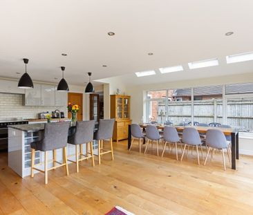 4 bedroom semi-detached house to rent - Photo 3